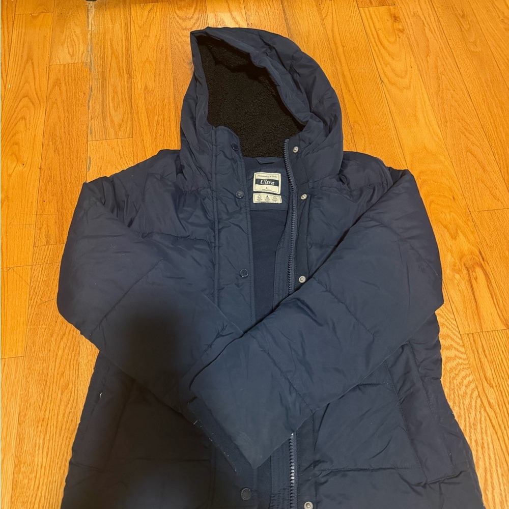 Abercrombie & Fitch Women’s Navy Blue Puffer Jacket